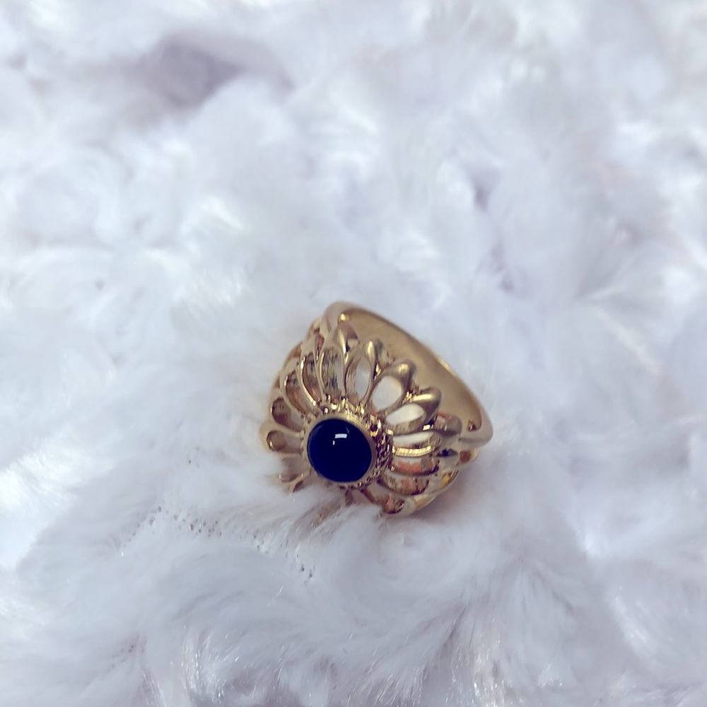 Size 8 ring